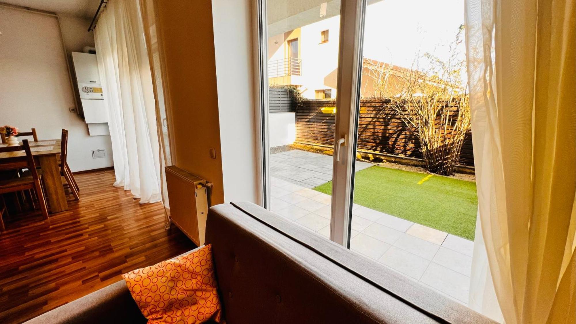 Otopeni Airport Apartment With Private Garden Exterior photo